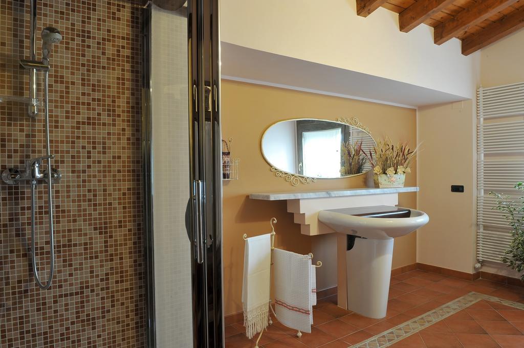 Olea Dei Holiday Apartments San Felice del Benaco Pokój zdjęcie